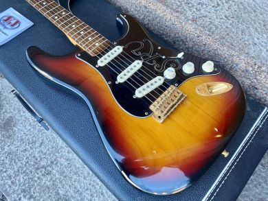FENDER SRV STRATOCASTER 1992