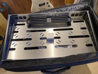 FENDER PROFESSIONAL PEDAL BOARD, MEDIUM