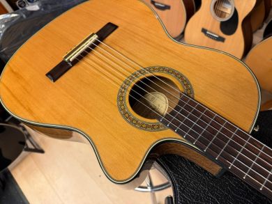 FENDER CN-240SCE Oulu