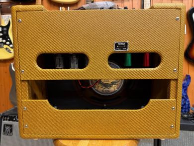 VINTAGE AMPS DLX-PRO4 Oulu