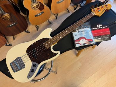 FENDER 60´s MUSTANG BASS, c. 2007 Oulu