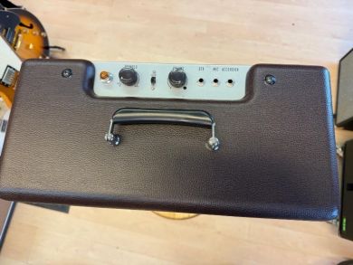 FENDER PAWN SHOP EXCELSIOR 1x15 COMBO Oulu