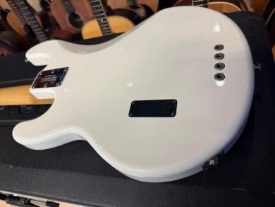 MUSIC MAN STINGRAY EX 1998? Oulu