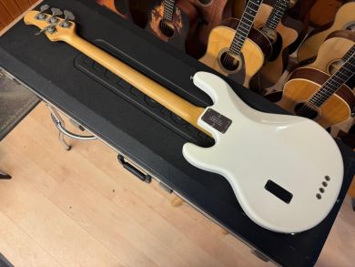 MUSIC MAN STINGRAY EX 1998? Oulu