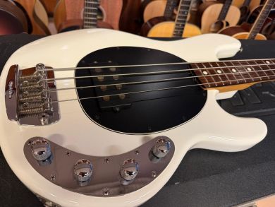 MUSIC MAN STINGRAY EX 1998? Oulu